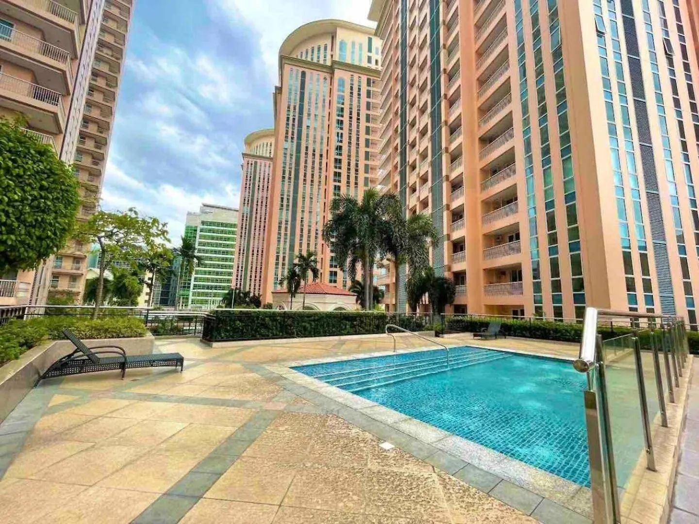 Casa vacanze Elegant Bgc Condo Beside Venice Mall #Vlrtc27E Manila